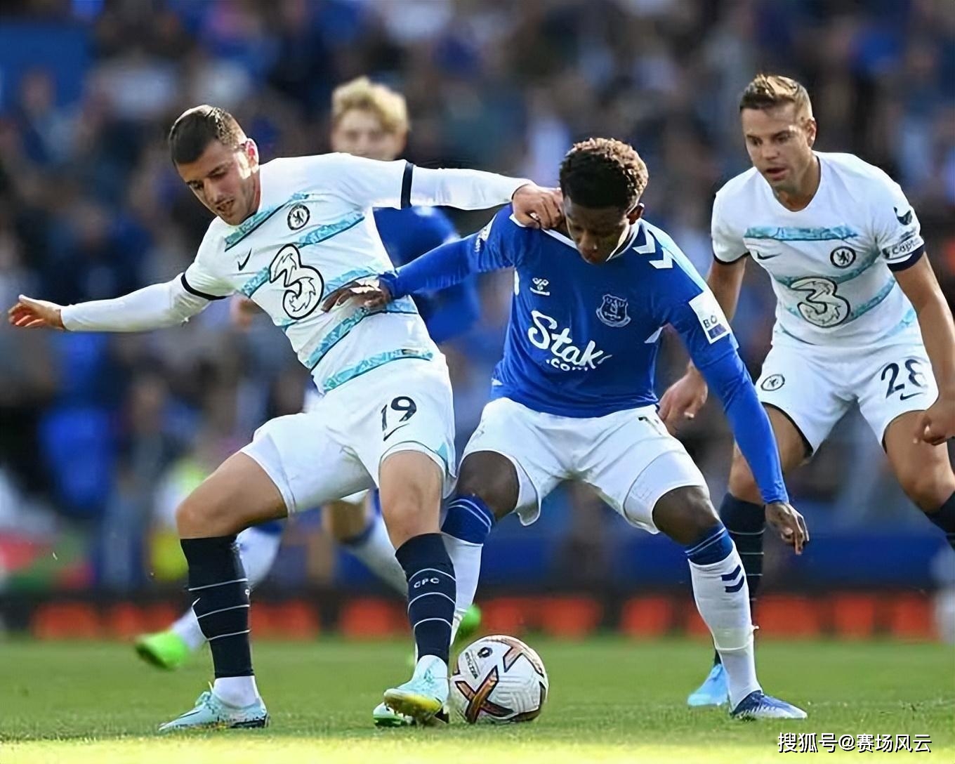 荷甲清晨走向成谜;达拉斯独行侠扳平良机;引发热议;团队化学反应显著(达拉斯独行侠最新消息) 荷甲清晨走向成谜;达拉斯独行侠扳平良机;引发热议;团队化学反应显著(达拉斯独行侠最新消息)