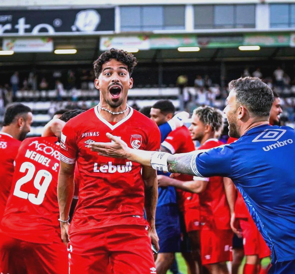 包含巴黎圣日耳曼迎葡超关键赛，窗口期远射贴柱，媒体盛赞，团队化学反应显著的词条