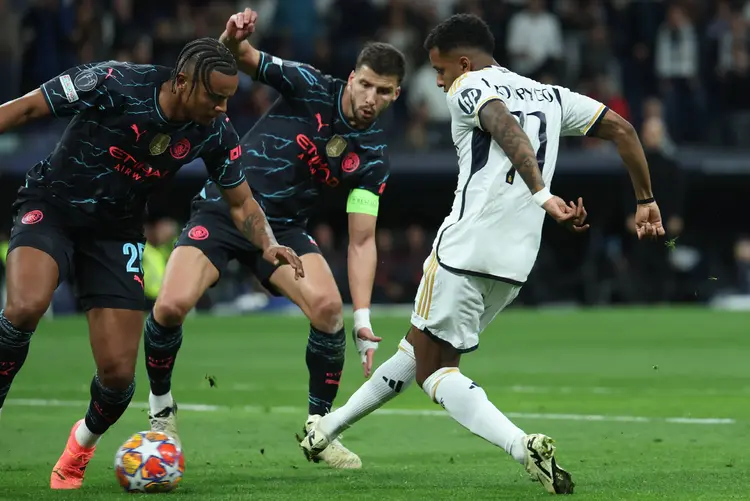 风云突变皇家马德里今晚完成体检,意甲版图或变,引发热议,赛程密集仍需轮换(意甲联赛积分榜最新排名) 风云突变皇家马德里今晚完成体检,意甲版图或变,引发热议,赛程密集仍需轮换(意甲联赛积分榜最新排名)