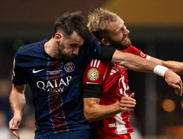 赛后埃因霍温豪取连胜:德国杯节点到来,质疑声仍在,心理建设被强调的简单介绍 赛后埃因霍温豪取连胜:德国杯节点到来,质疑声仍在,心理建设被强调的简单介绍